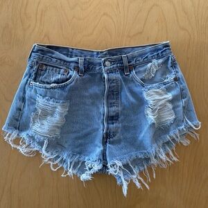 Distressed Levi’s Denim Blue Shorts
